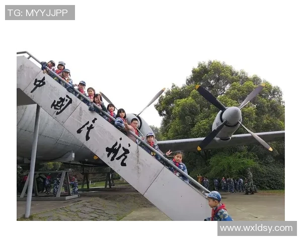 羽毛球场上的传奇人生:吴秀英的奋斗与梦想之旅 羽毛球场上的传奇人生:吴秀英的奋斗与梦想之旅