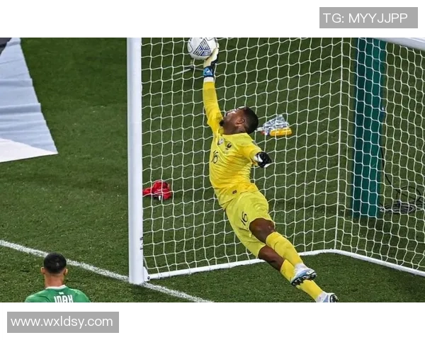 足球明星精彩扑救集锦视频盘点让你领略守门员的绝技与魅力 足球明星精彩扑救集锦视频盘点让你领略守门员的绝技与魅力